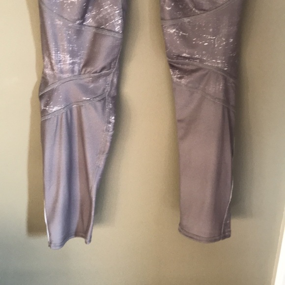 Brand New Adidas Mid Rise 7/8 Gray Reflective Running Workout Leggings - Picture 9 of 16